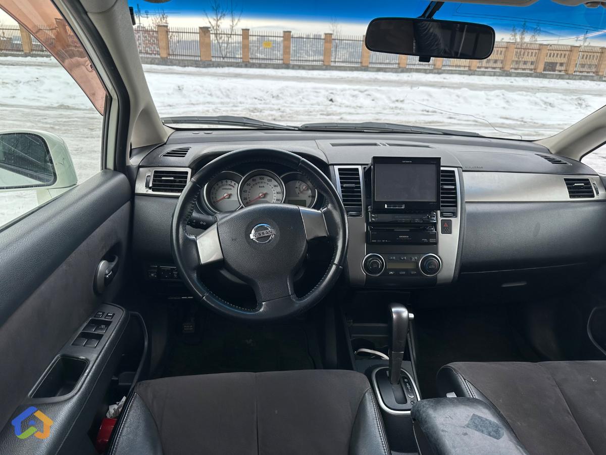 Nissan Tiida - image 7