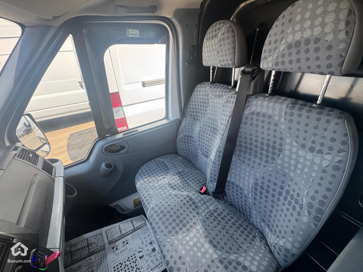 Ford transit - image 12