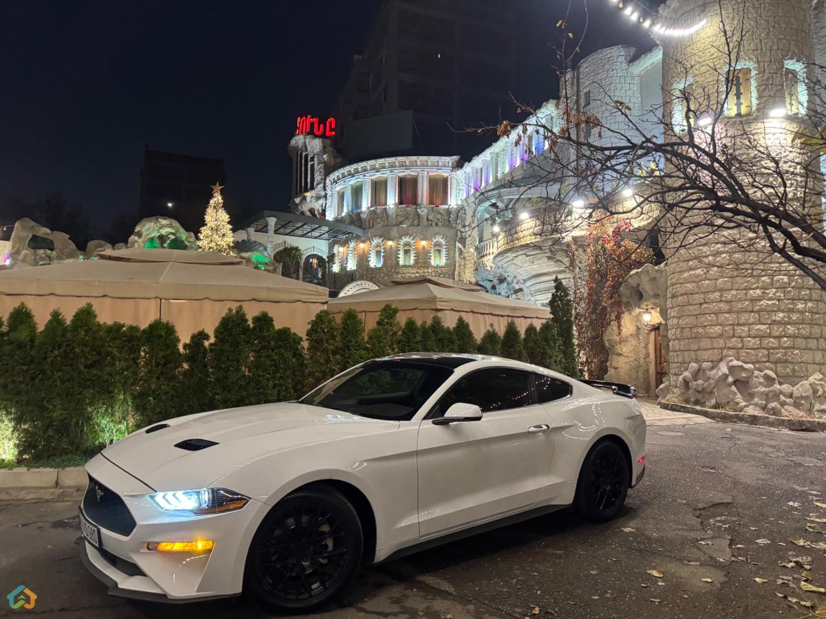 Ford Mustang  - image 3