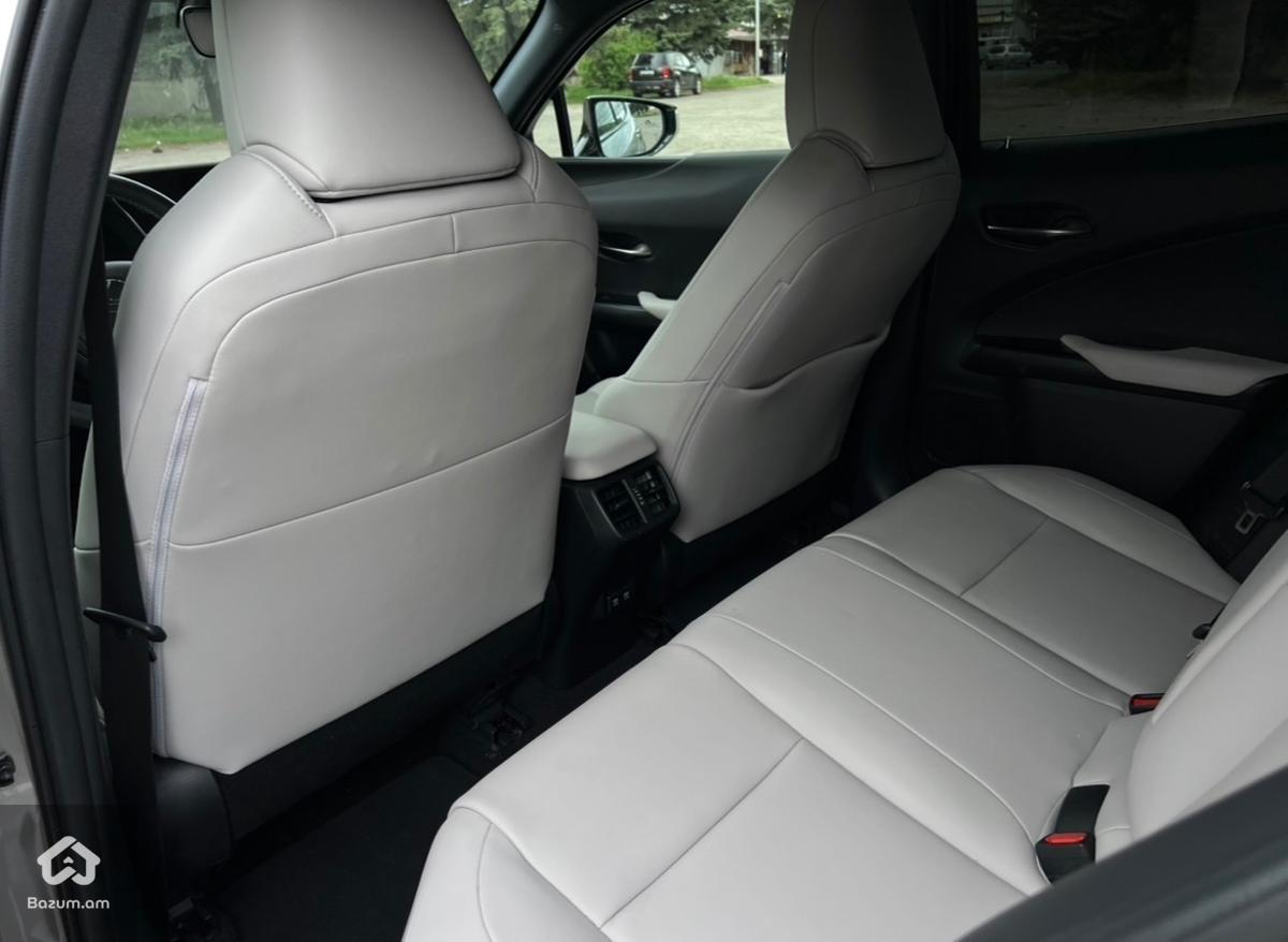 Lexus ux - image 15