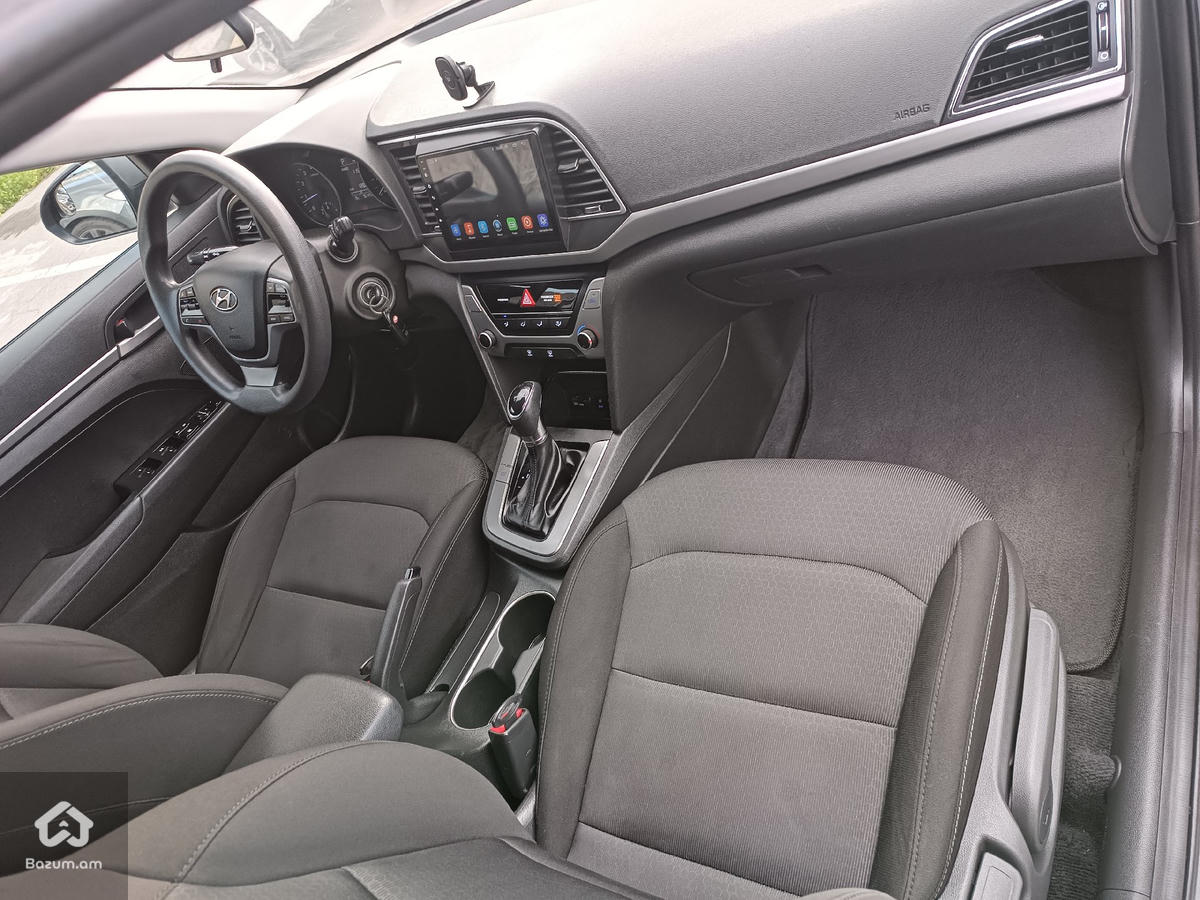 HYUNDAI ELANTRA  - image 7