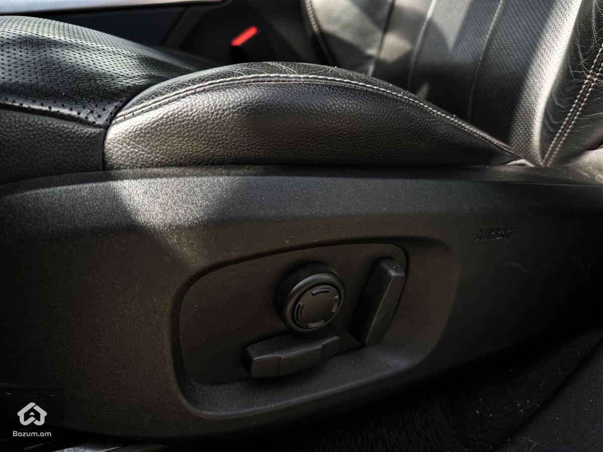 Land Rover Evacue  - image 24