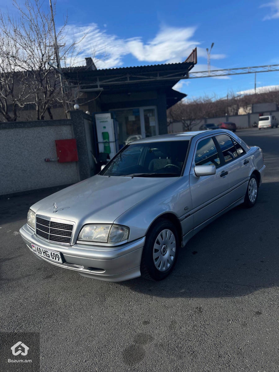 Mercedes Benz  - image 6