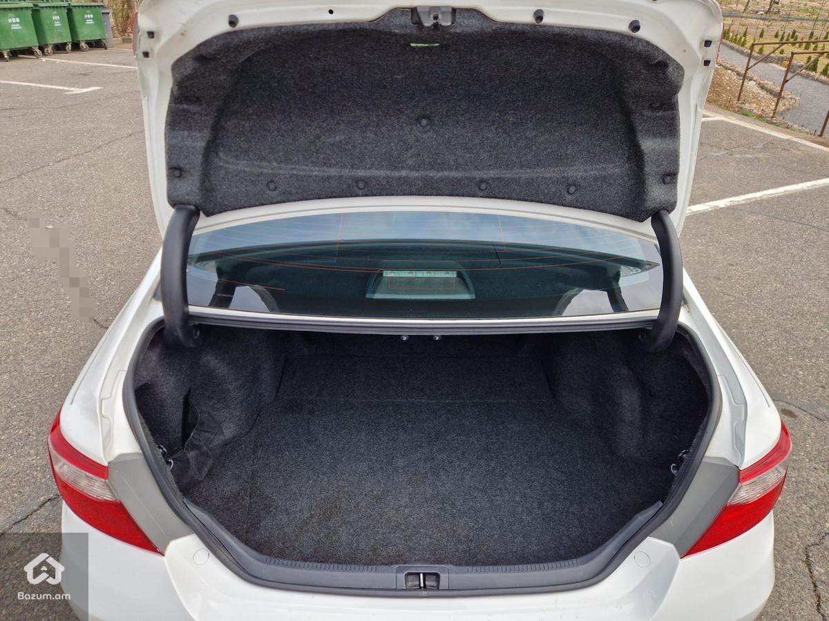 Toyota Camry 2016 SE - բենզին, սպիտակ գույն - image 13