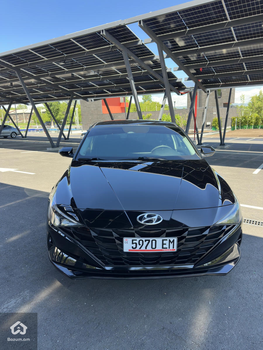 Elantra - image 3