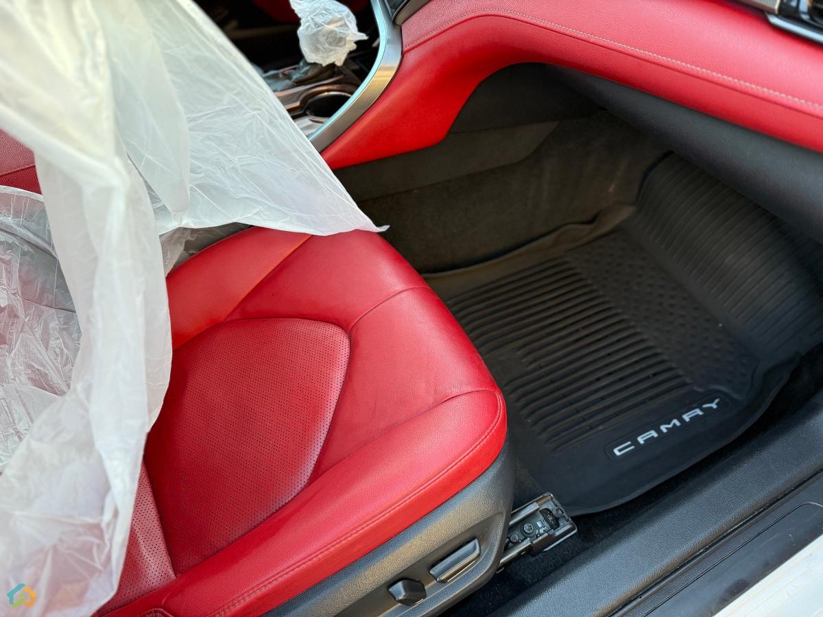 Toyota Camry V70 Xse - image 15