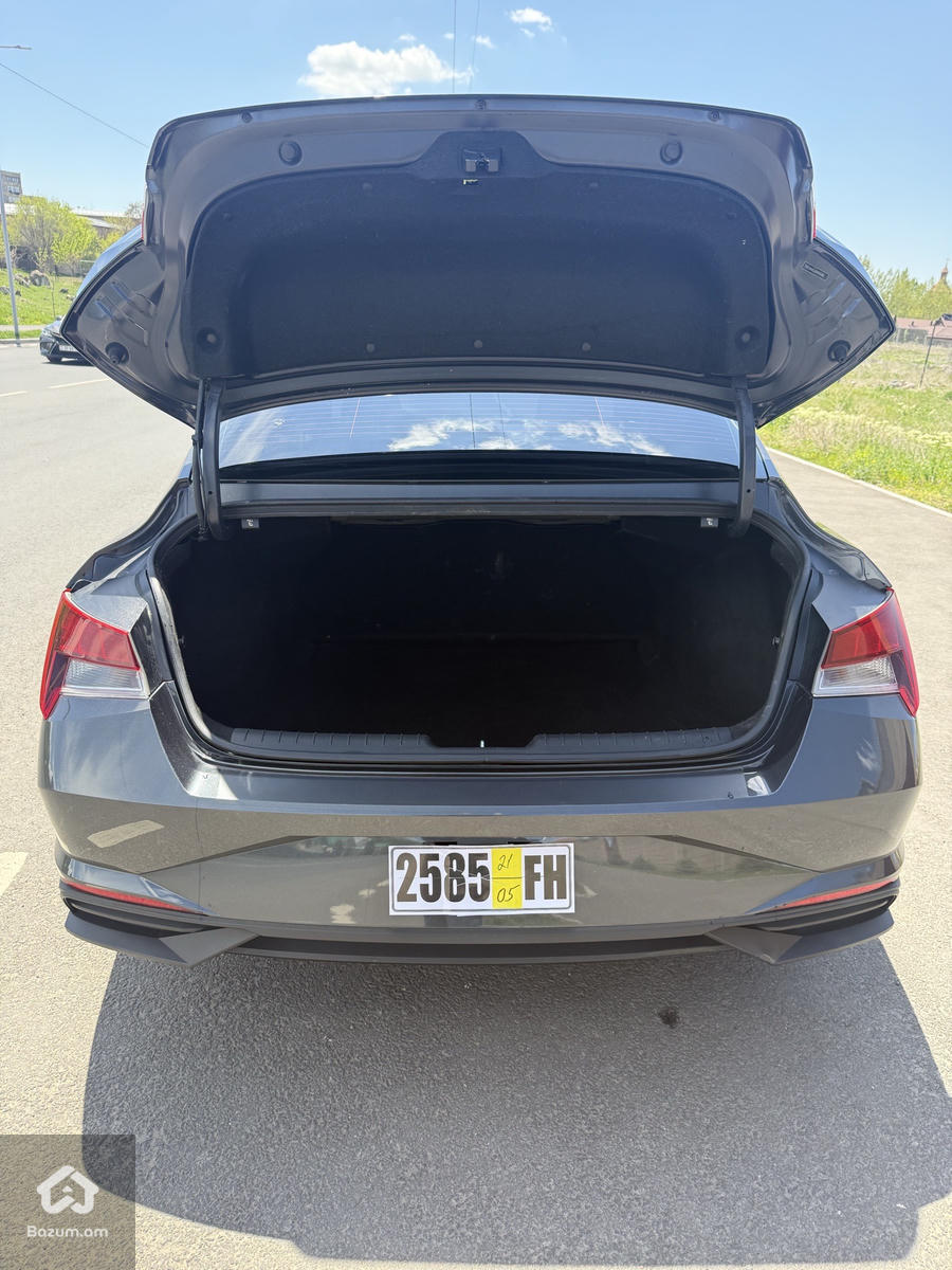 Hyundai elantra 2022 - image 9