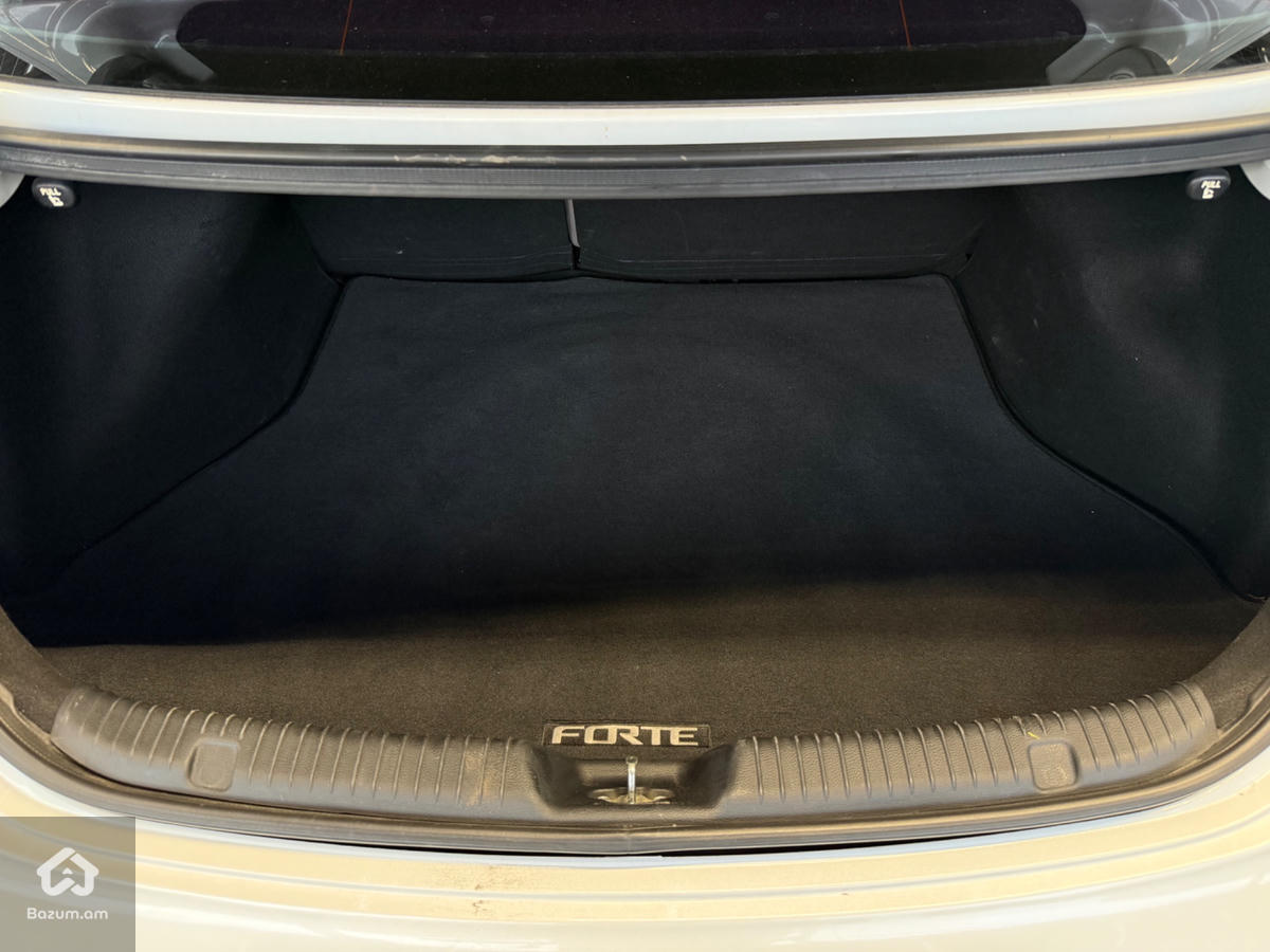 KIA FORTE KUPE - image 11