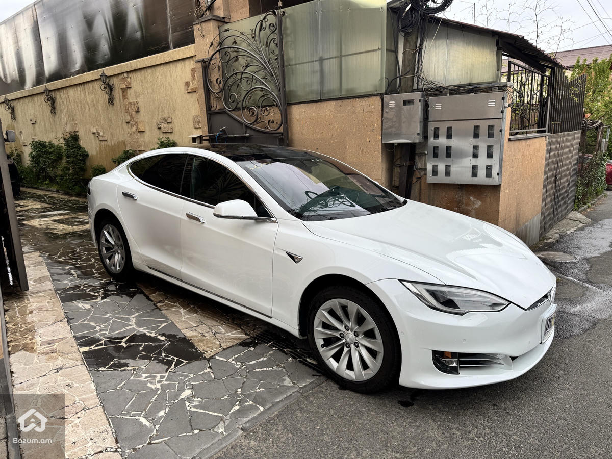 Tesla Model S 90D - image 9