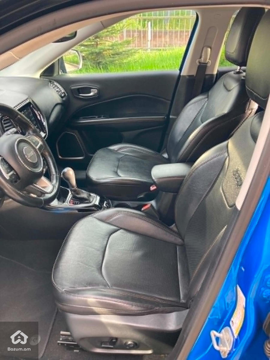 2020 Jeep Compass, Limited 4X4 - image 14
