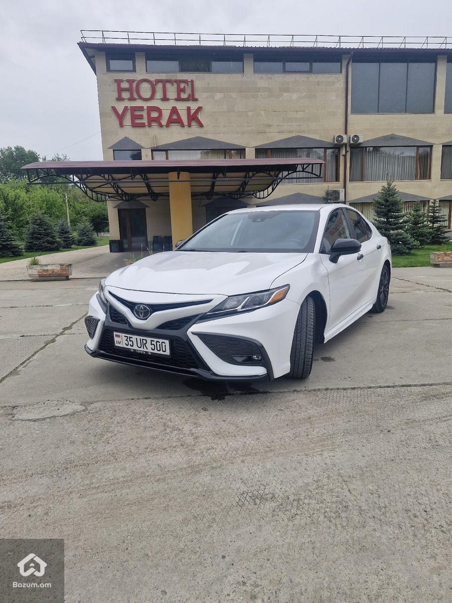 TOYOTA CAMRY V70 SE - image 2