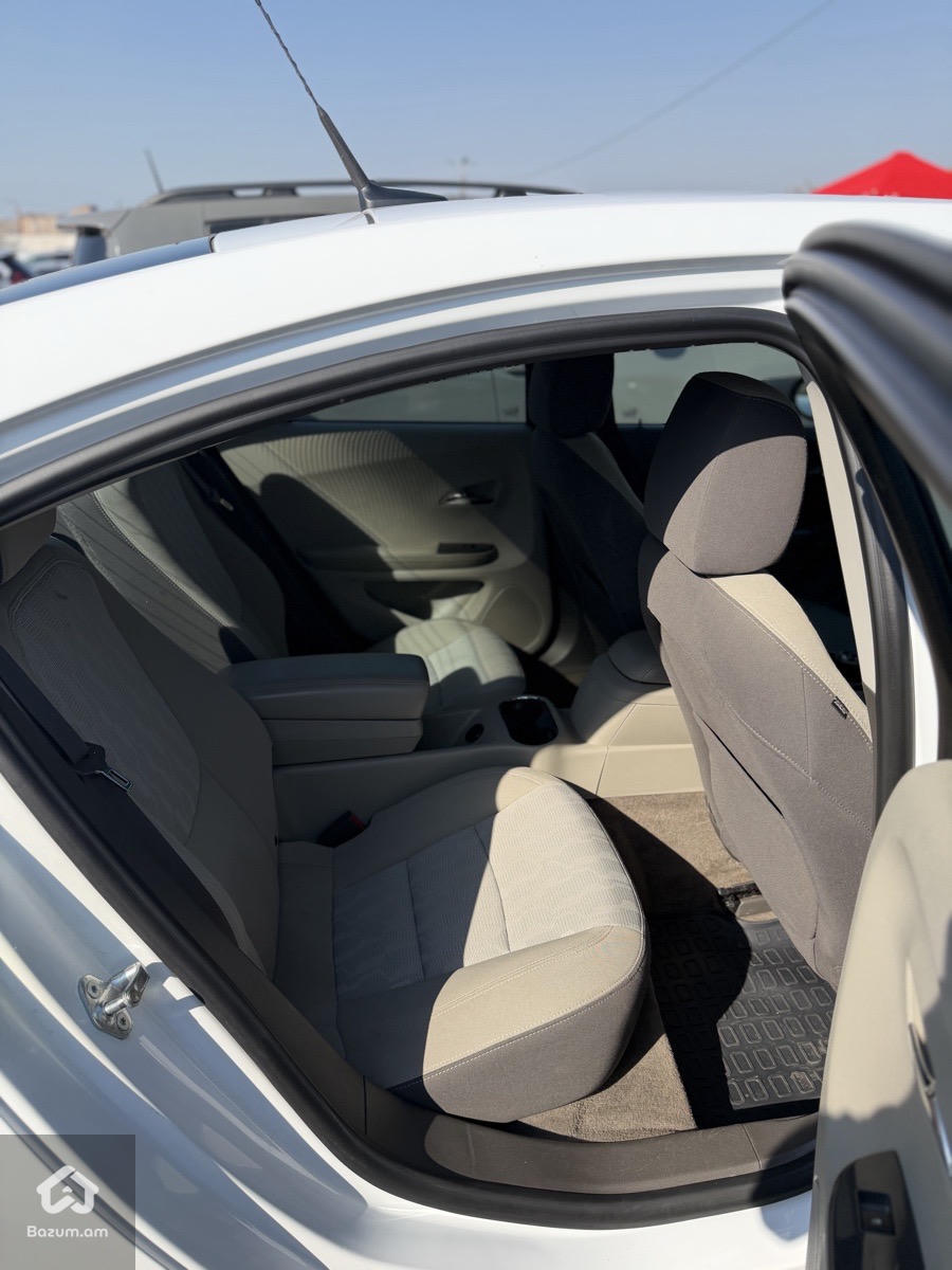 CHEVROLET VOLT 2013 - image 7