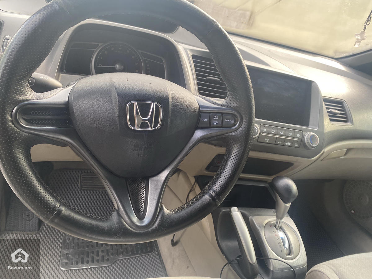 Honda Civic 2010 Restyling  - image 8