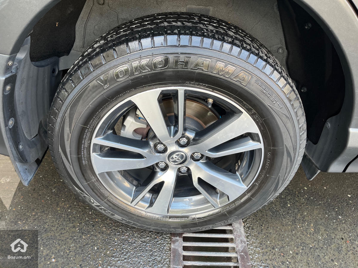Toyota Rav4 - image 15