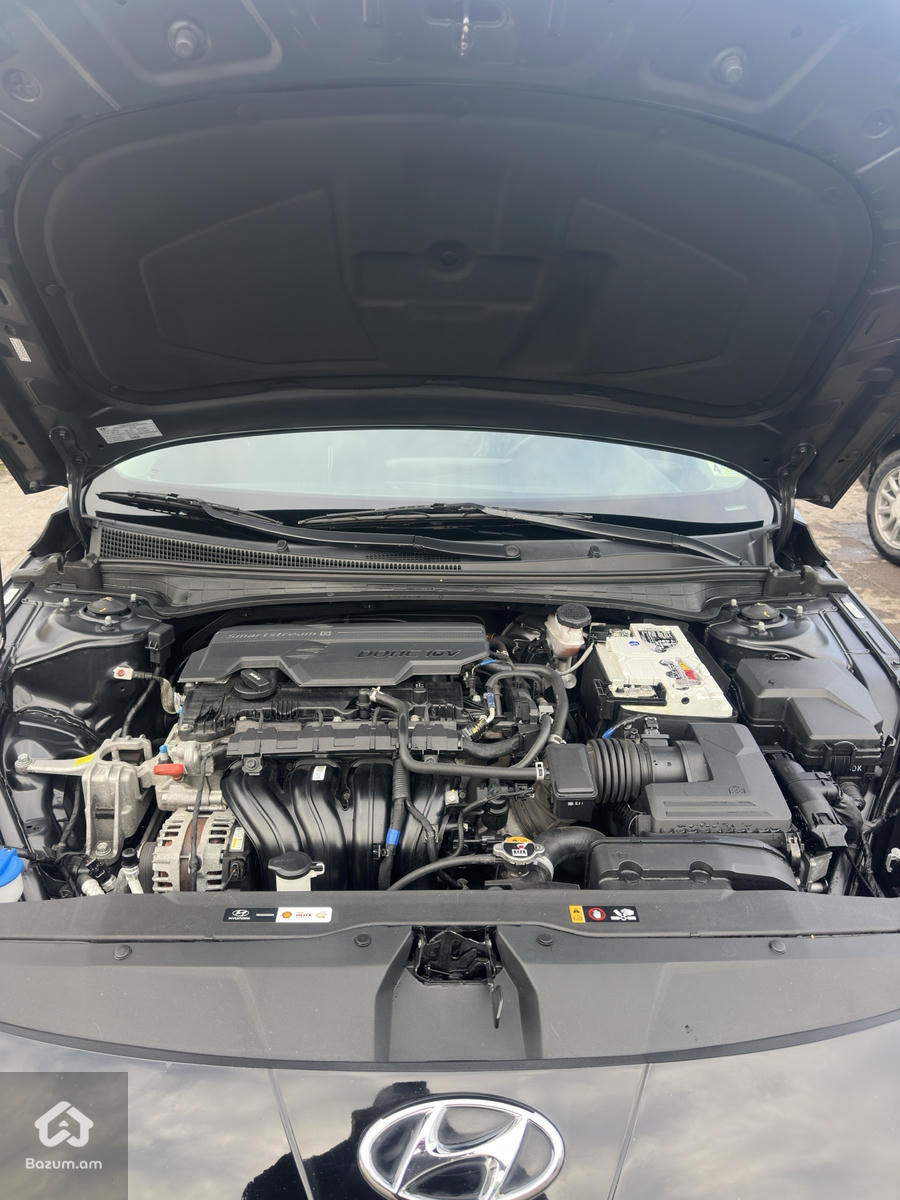 Elantra - image 24