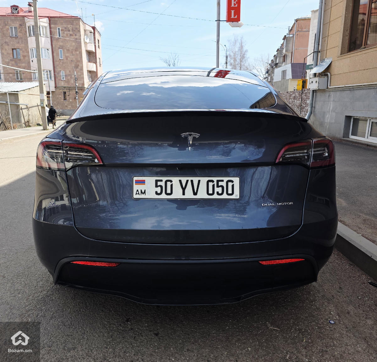 Tesla Model Y 2023 Dual Motor - image 3