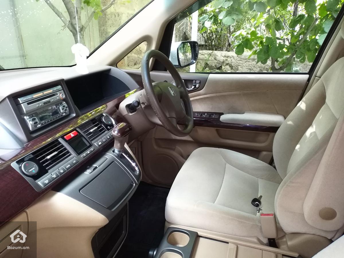 Մինիվեն օրավարձով - image 6