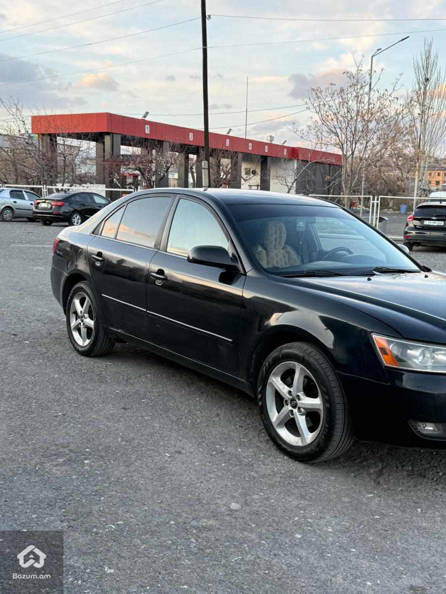 Hyundai Sonata - image 3