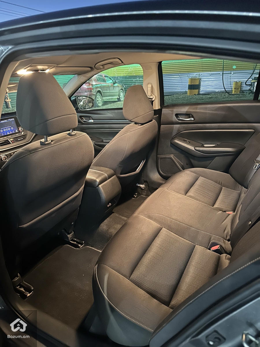 Nissan Altima 2020 - image 9