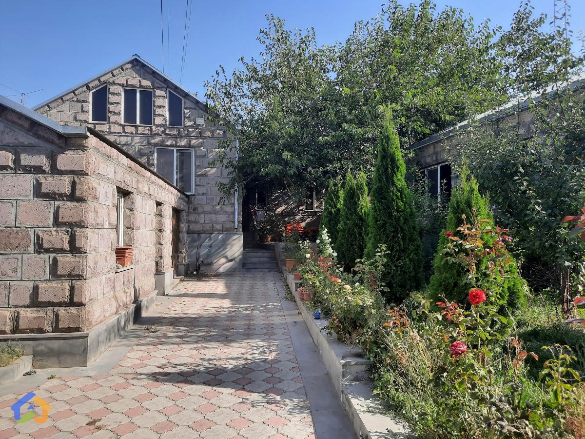 Vacharvum e sepakan tun 1000 qm - image 6