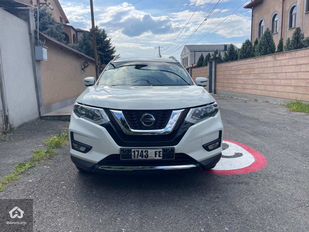 Nissan Rogue Special Edition - image 3