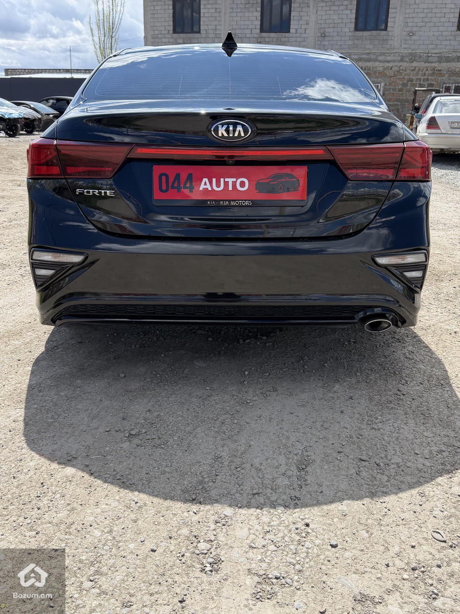 Kia Forte  - image 9