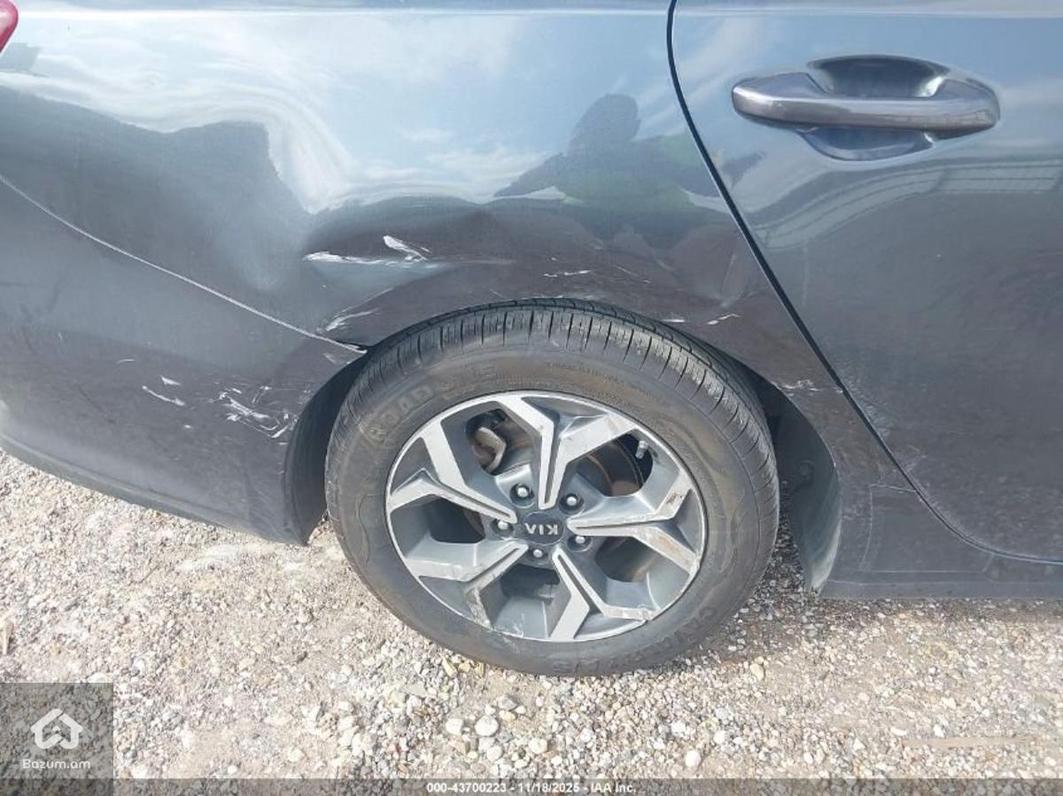 Kia Forte LXS 2021 - image 14