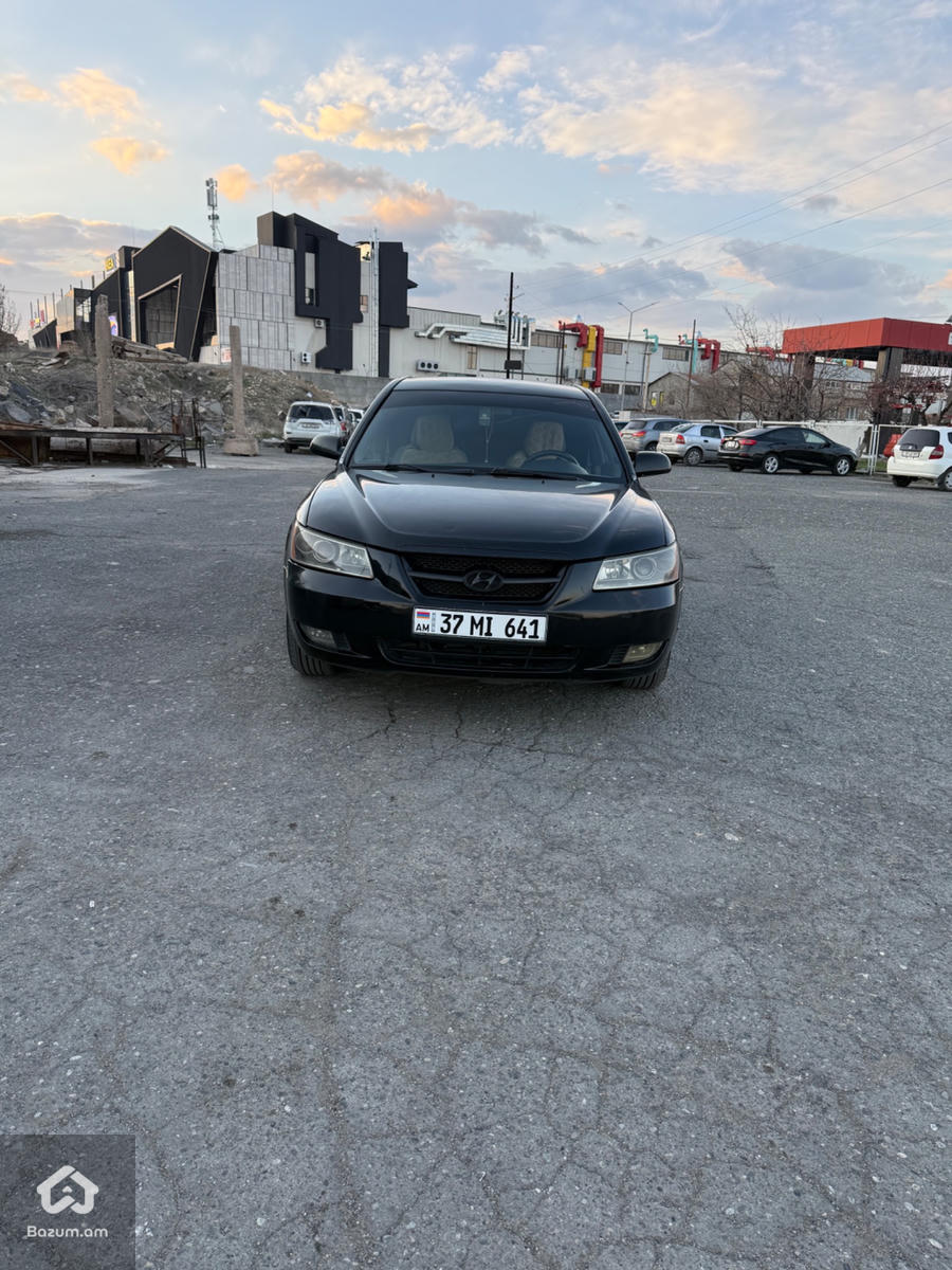 Hyundai Sonata - image 2