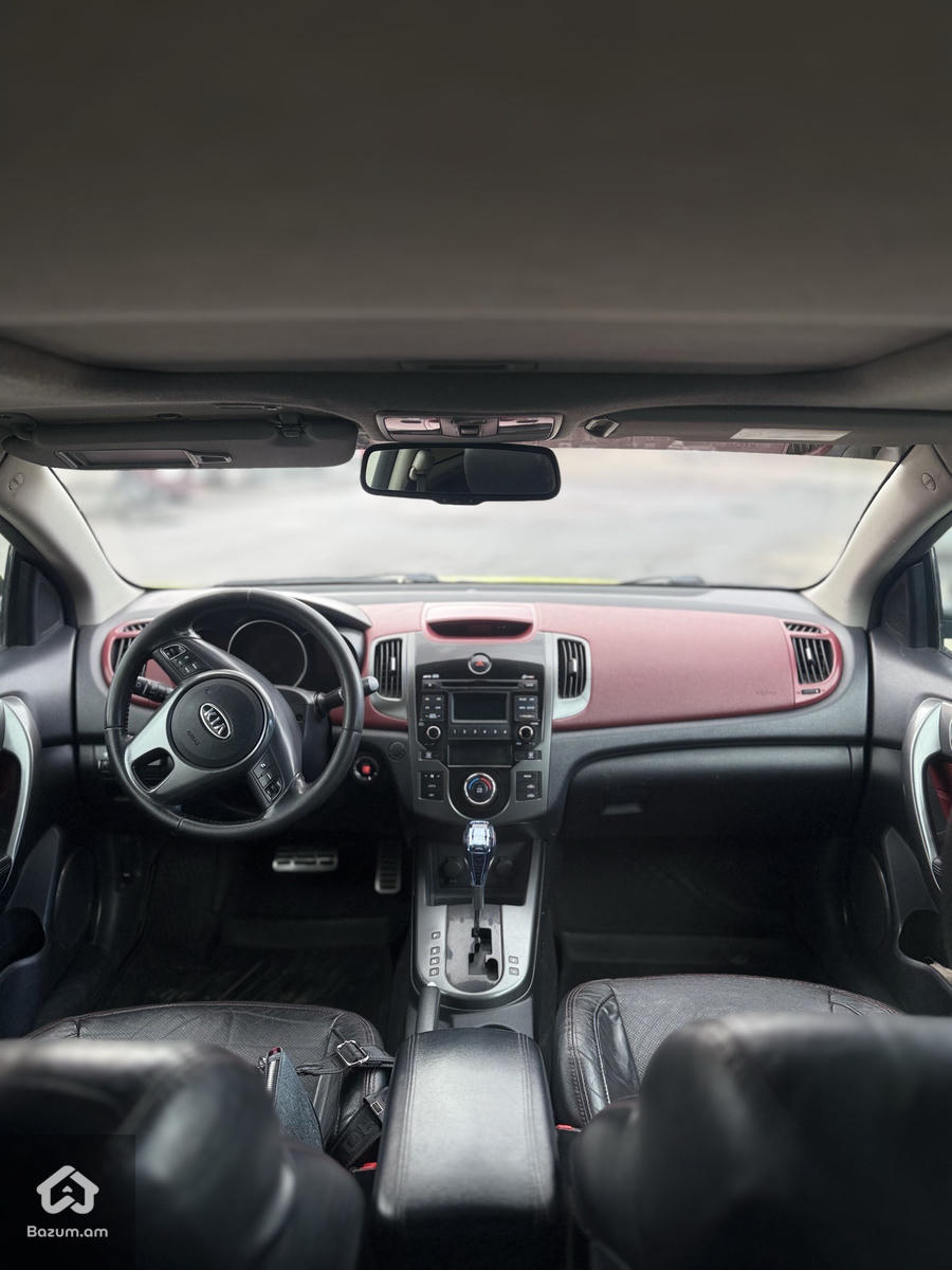 Kia Cerato cupe - image 6