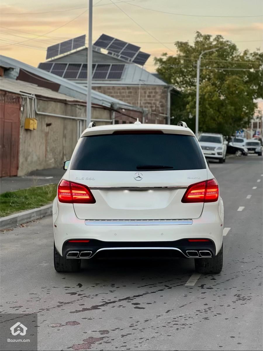 Mercedes Benz GLS 550 - image 7