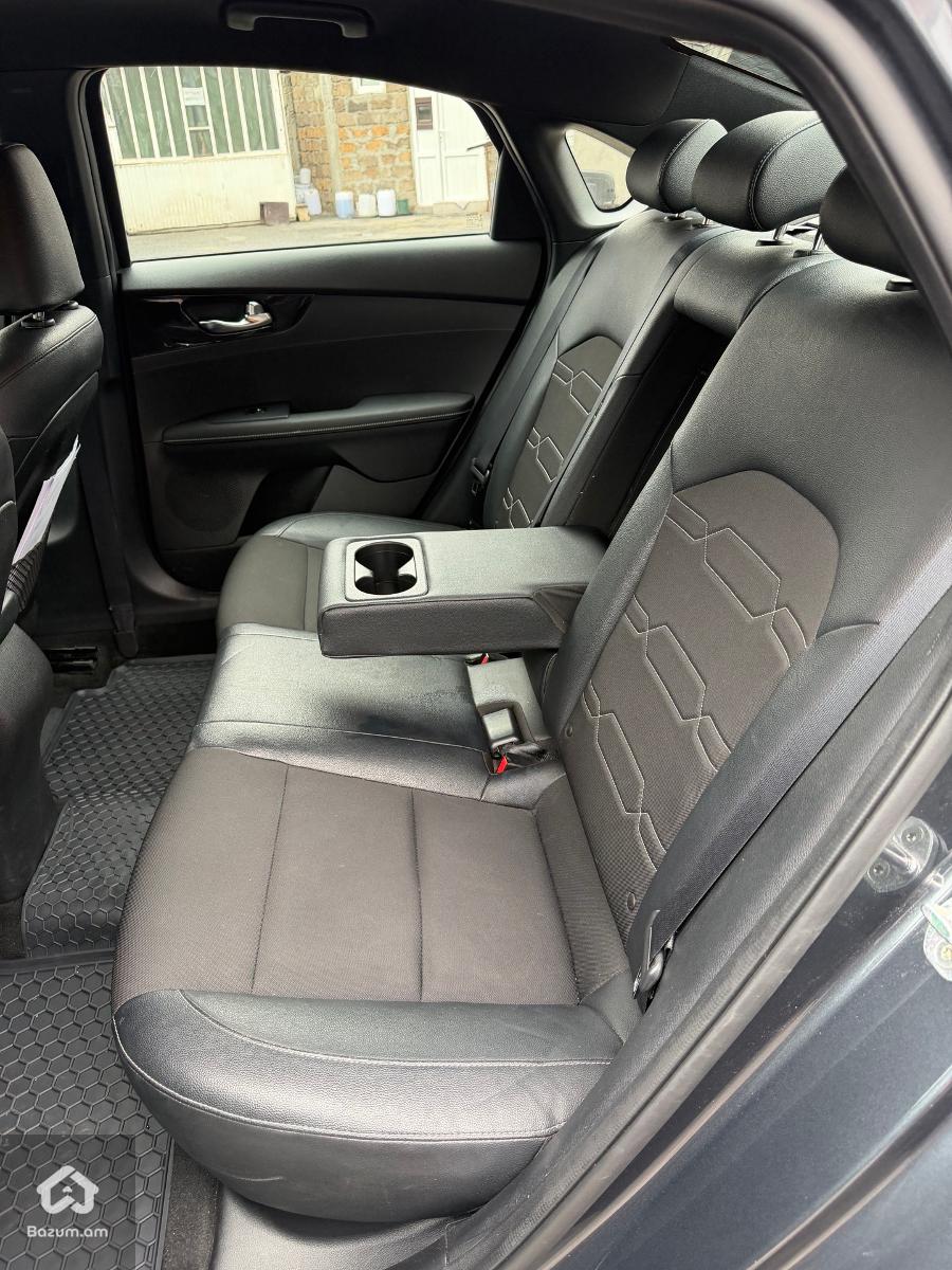 KIA FORTE GT-LINE  - image 8