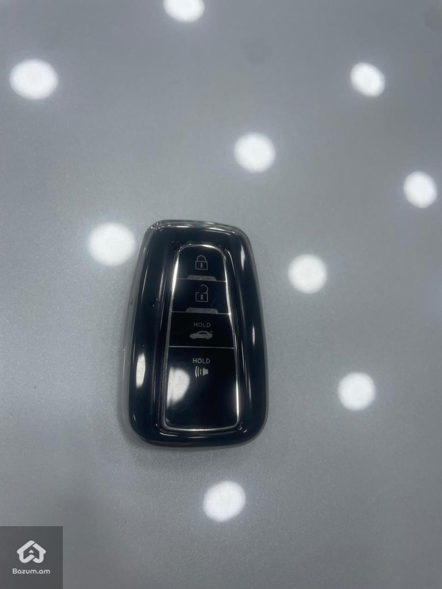 Toyota camry - image 7