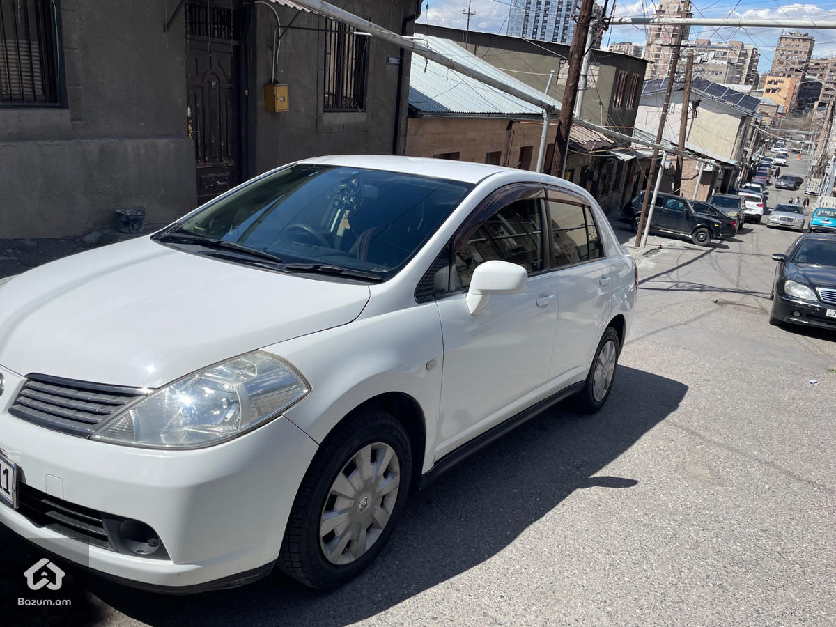 Nissan  - image 2