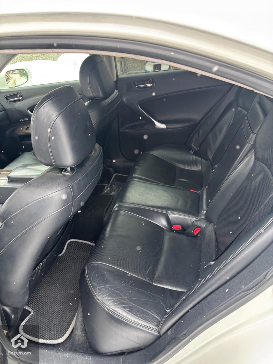 Lexus is250 - image 8
