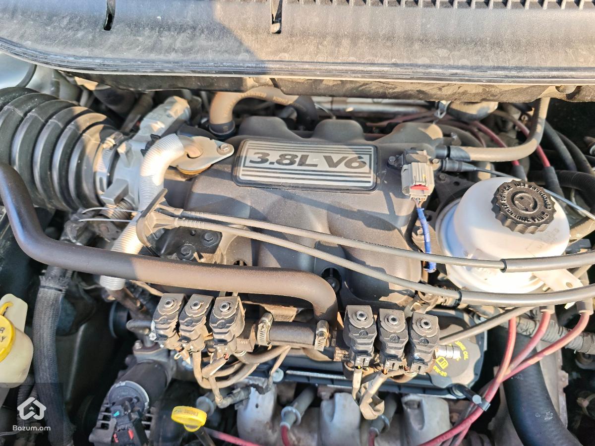 Chrysler Town & Country 2005 Touring Stow'n'go - image 14