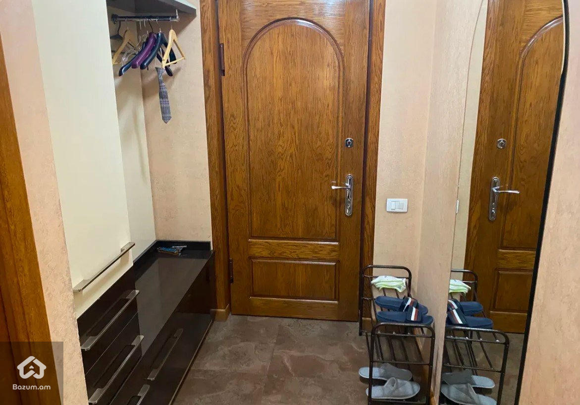 3 սենյականոց բնակարան նորակառույց շենքում Վիկտոր Համբարձումյան փողոցում  - image 4