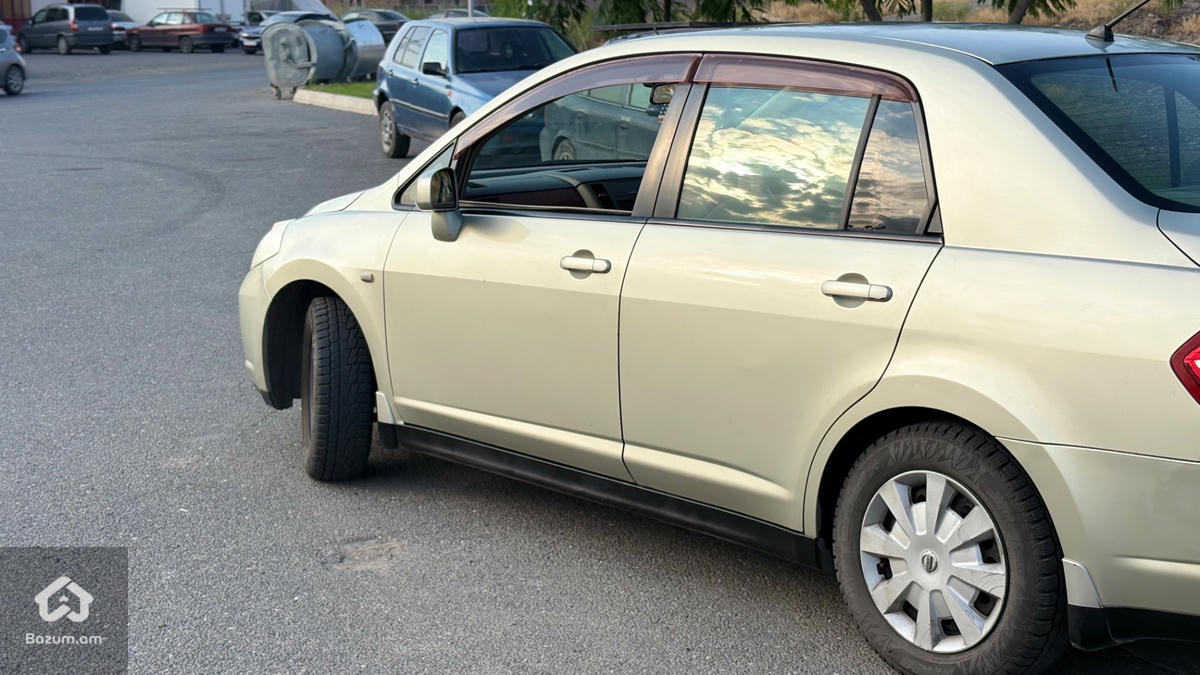 NISSAN TIIDA LATIO - image 3