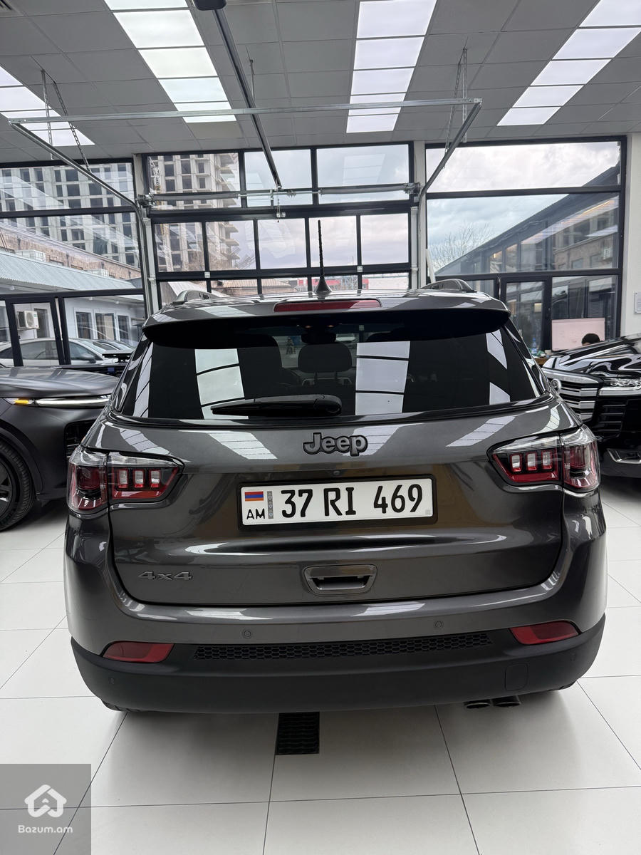 Jeep Compass 80 TH Anniversary 4x4 - image 5