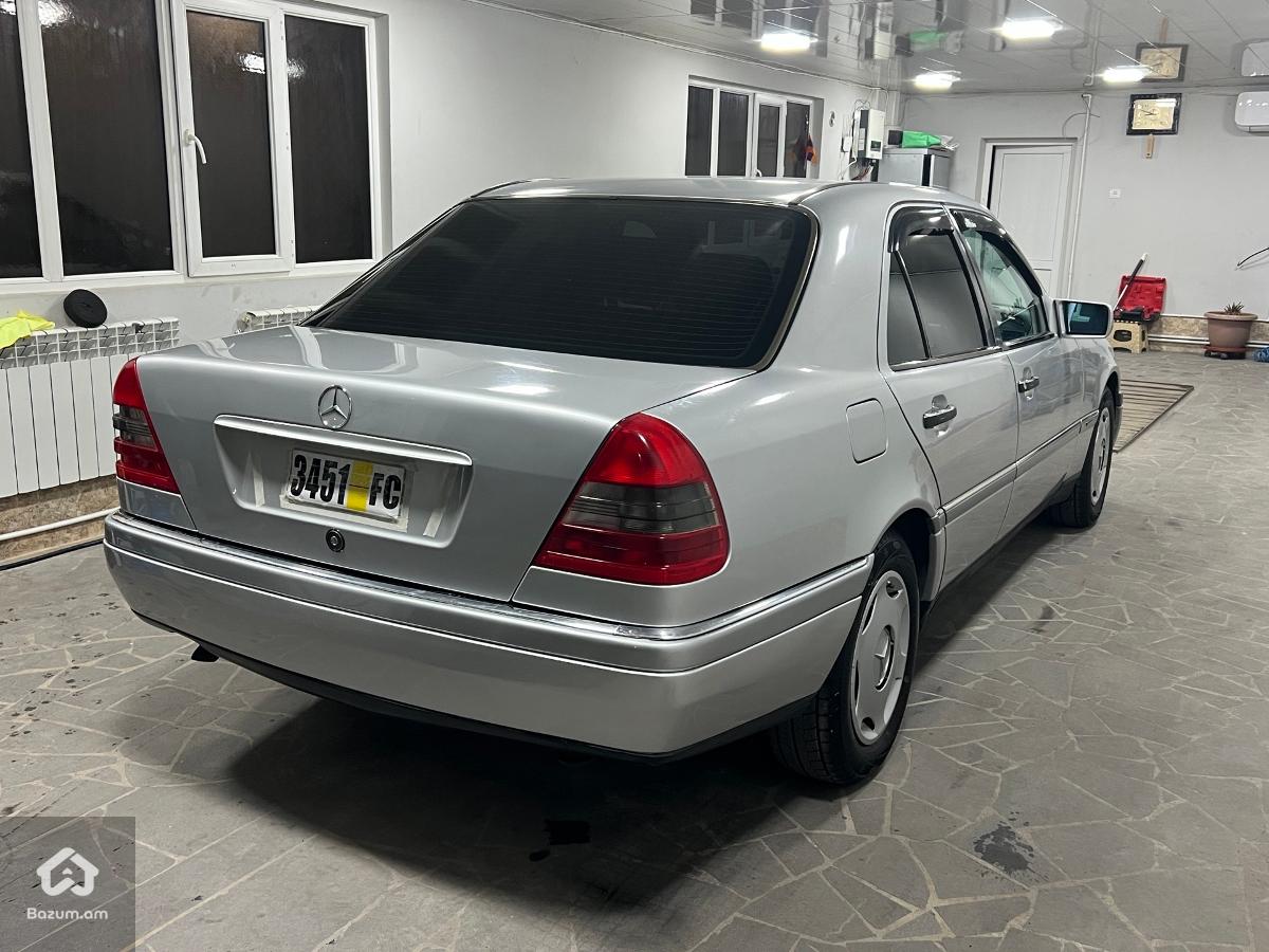 Mercedes C-class 1995 - image 4