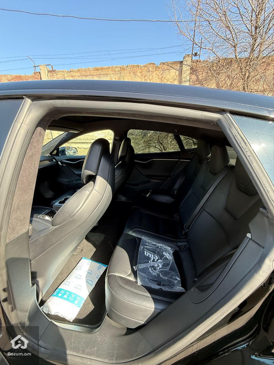 Tesla Model S Long Range Dual Motor - image 12