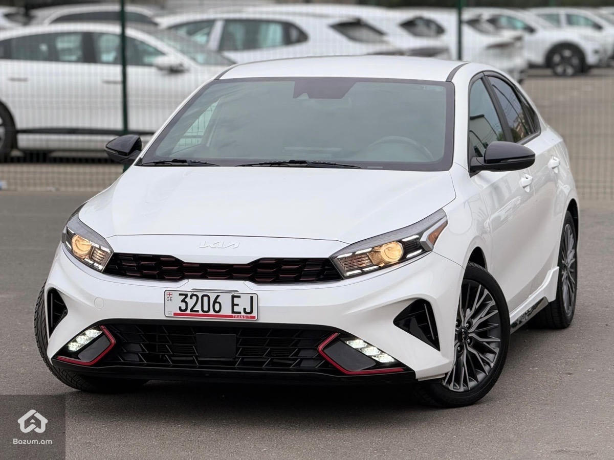 kia Forte - image 10