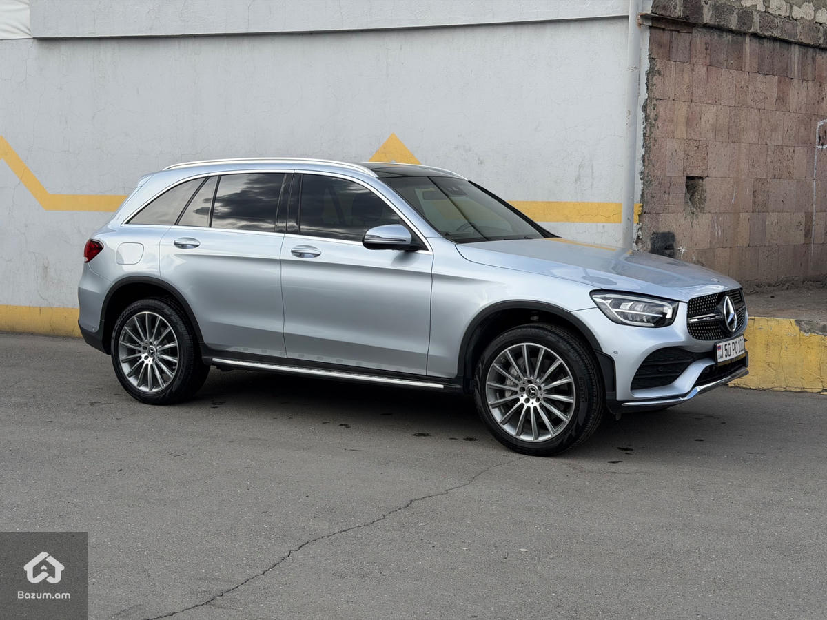 Mercedes Benz GLC 300 Amg line - image 10