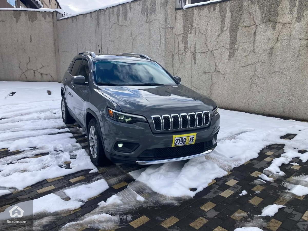 2020 Jeep Cherokee, Latitude Plus - image 12