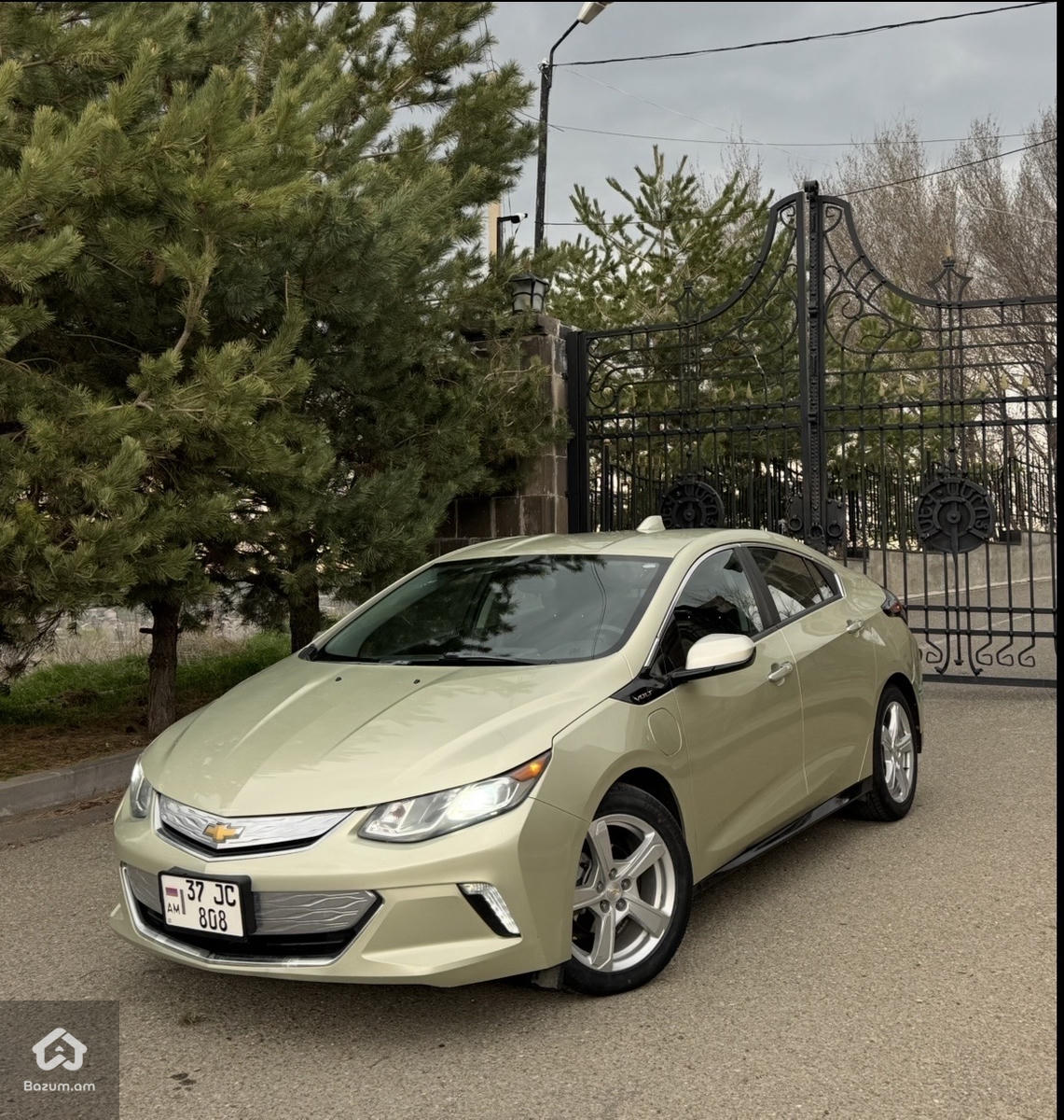 Chevrolet Volt 2 - image 2
