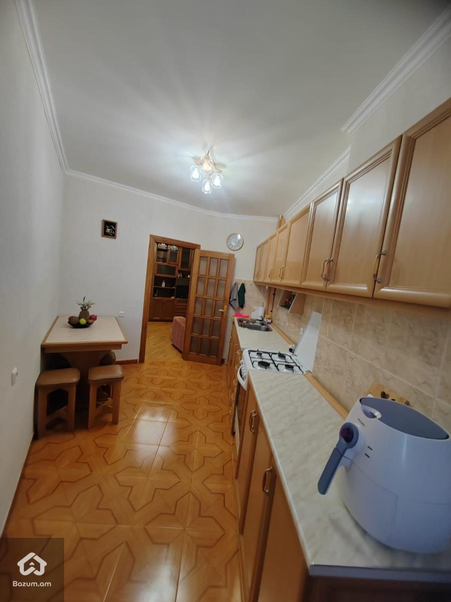 Վաճառվում է բնակարան - image 14