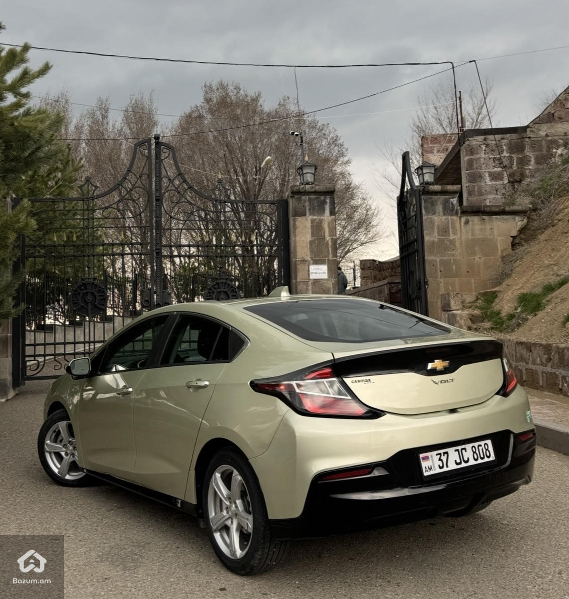 Chevrolet Volt 2 - image 4