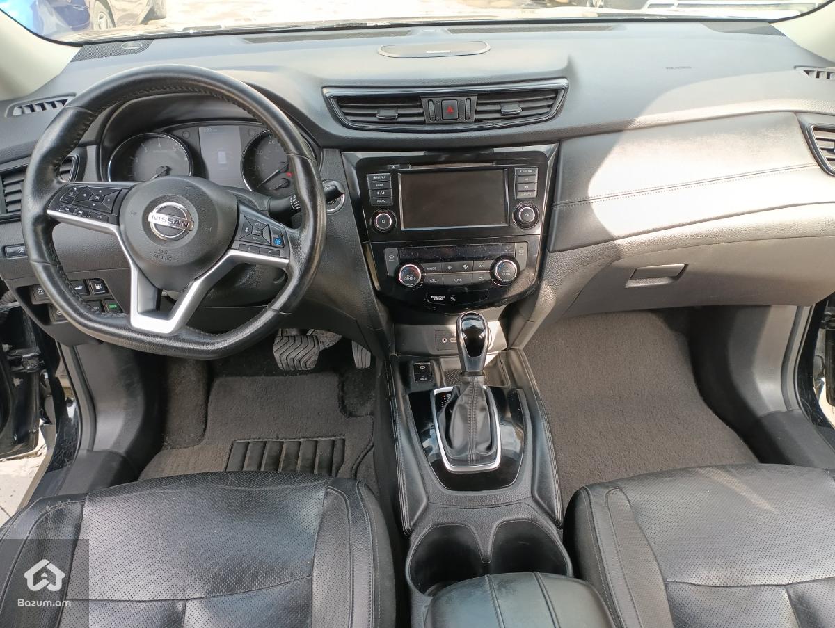 Nissan Rogue SL - image 11