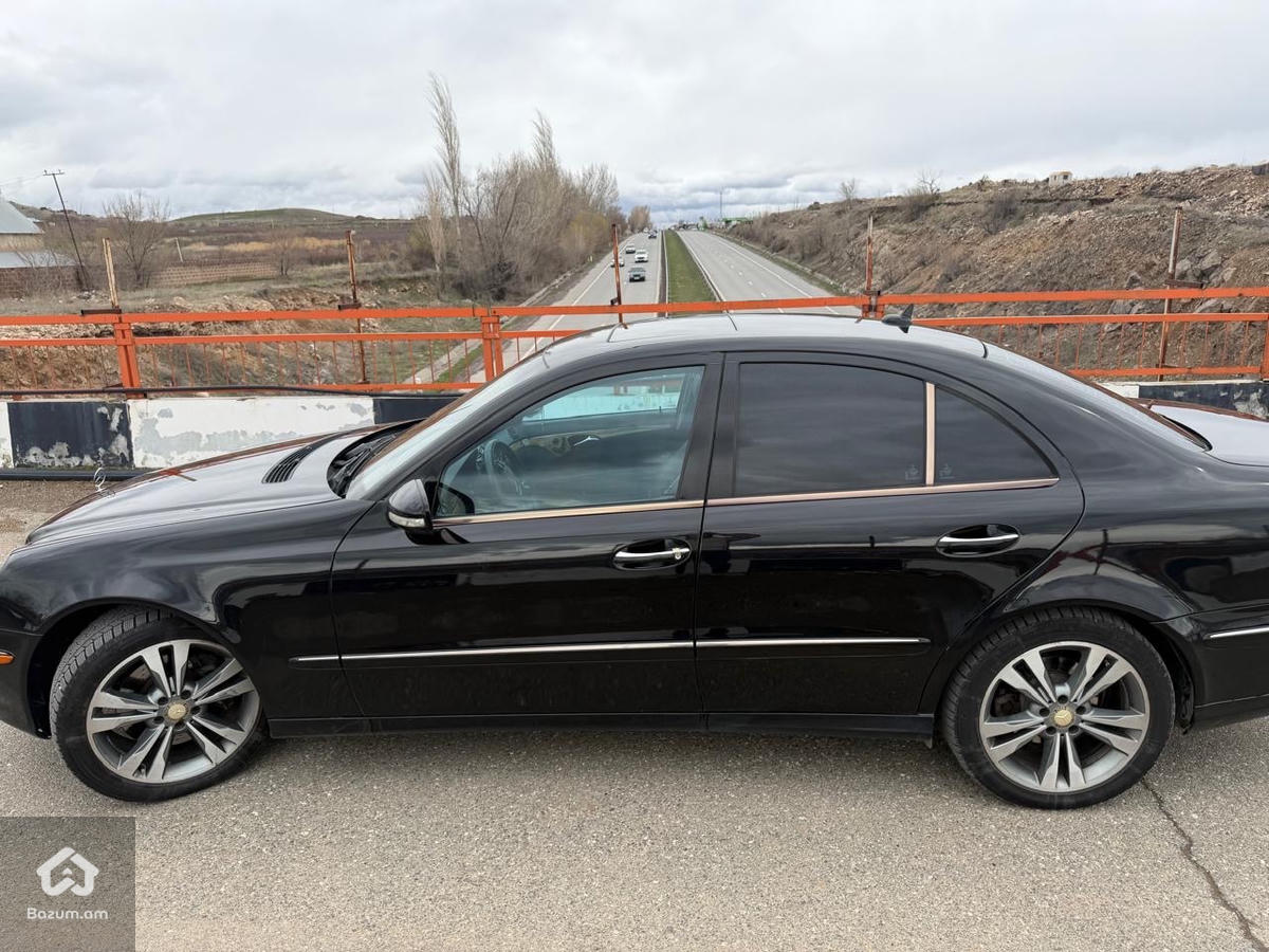 Mercedes Benz  - image 7