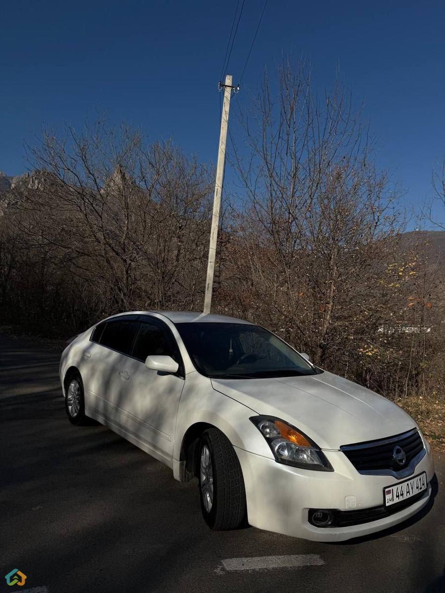 Nissan Altima S - image 2