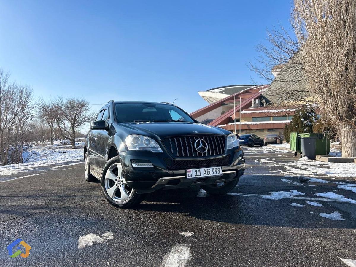 Mercedes benz - image 2